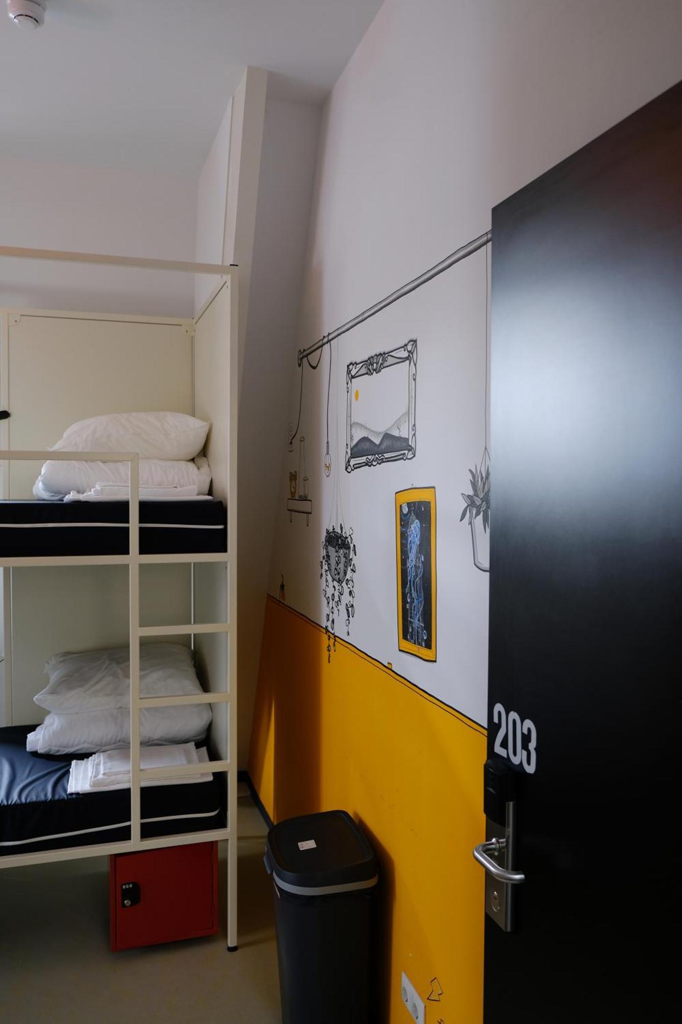 Hostel & Bar De Basis Τσβόλε Εξωτερικό φωτογραφία
