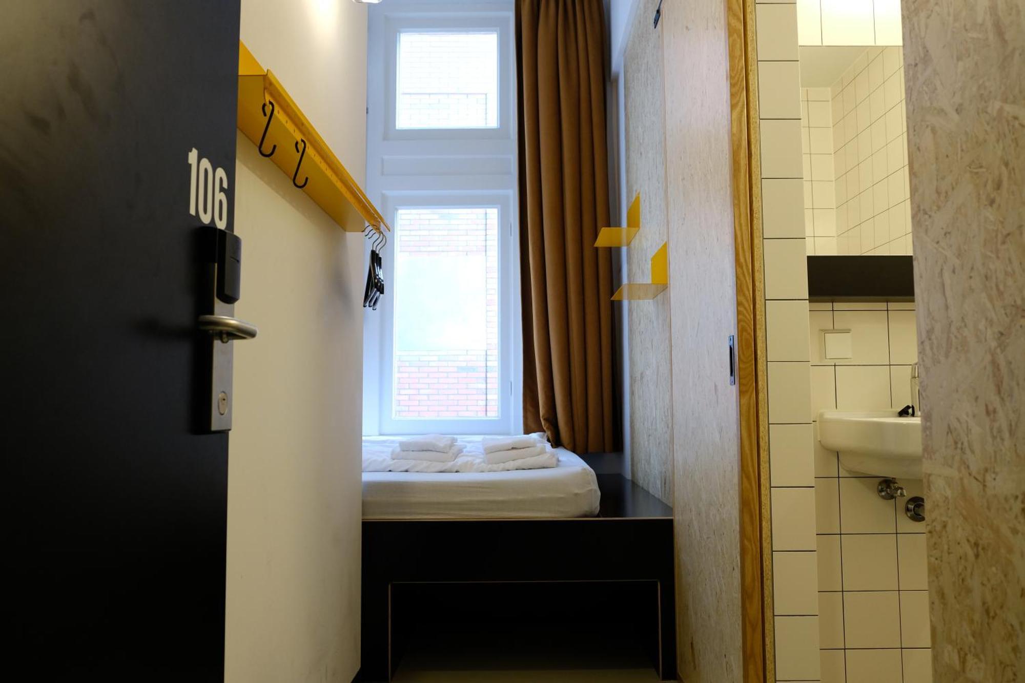 Hostel & Bar De Basis Τσβόλε Εξωτερικό φωτογραφία